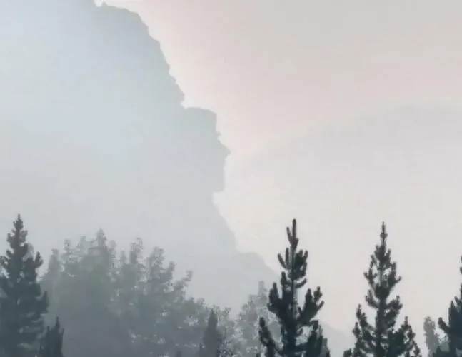 Lodge Absaroka Mountain