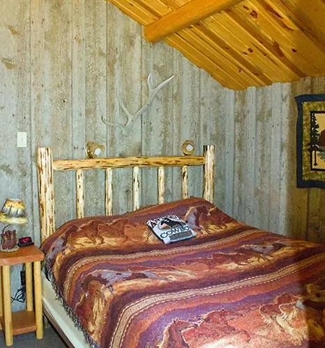 Lodge Absaroka Mountain