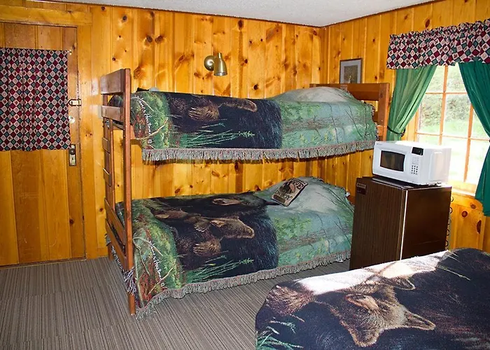 Absaroka Mountain Lodge *