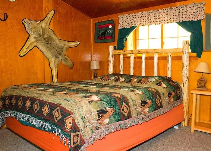 Lodge Absaroka Mountain *